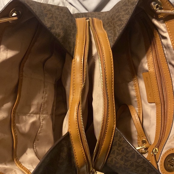 Michael Kors purse, only used a handful of time has been in storage. - Picture 3 of 8